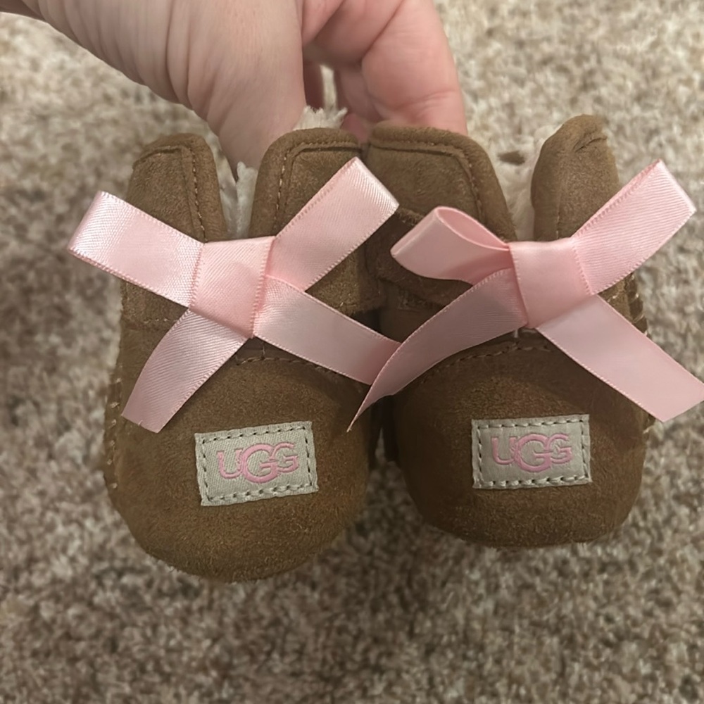 Ugg Jesse Bow Bootie size 2/3, pink